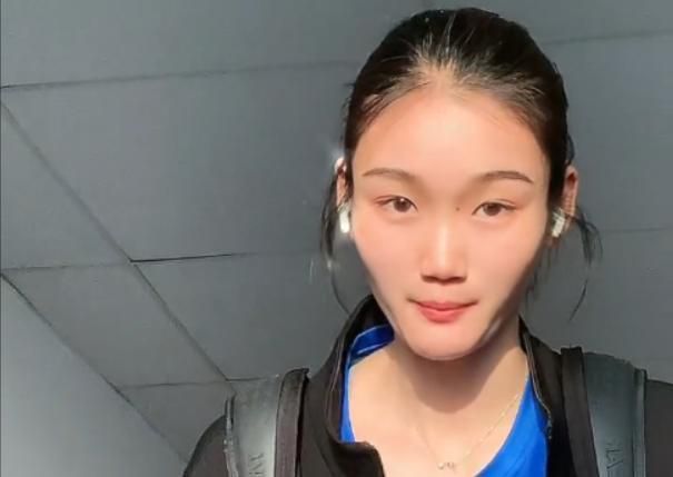 她妈妈的朋友